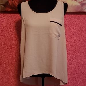 Everleigh Sleeveless top NWT